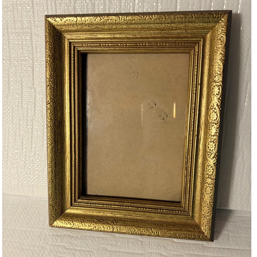 Vintage Ornate Gold Picture Frame Floral Scrollwork 5x7 Tabletop Wall Mount